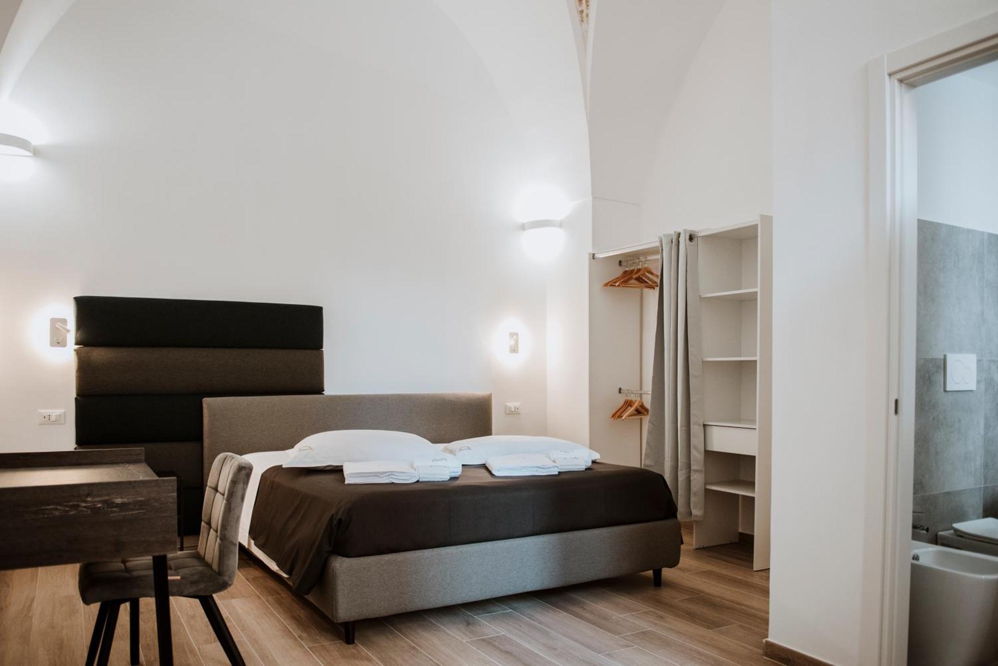 Signuria Dimora Esclusiva Bed & Breakfast Lecce Bagian luar foto